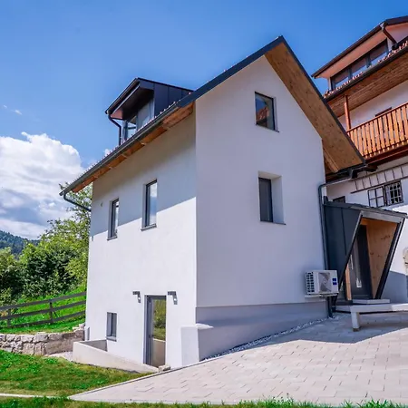 Sten House Počitniška hiša *