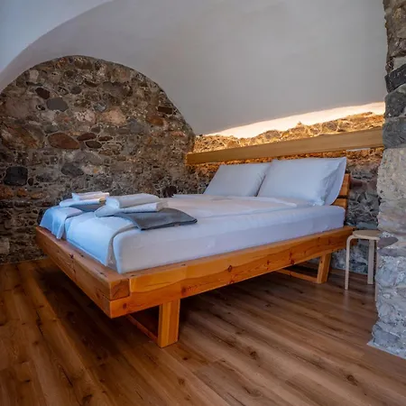 Sten House Počitniška hiša